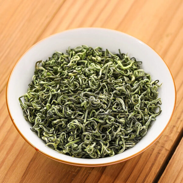 Zhongmin Hongtai Alpine Green Tea Premium Mingqian Biluochun Strong Fragrance Resistant Foaming New Year's Goods Gift Tea Gift Box - Image 3
