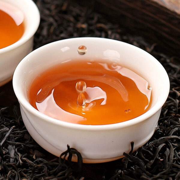 Zhongmin Hongtai New Tea Zhengshan Xiaozong Black Tea Premium Strong Fragrance Flower and Fruit Rosin Fragrance Elders New Year Gift Box - Image 4