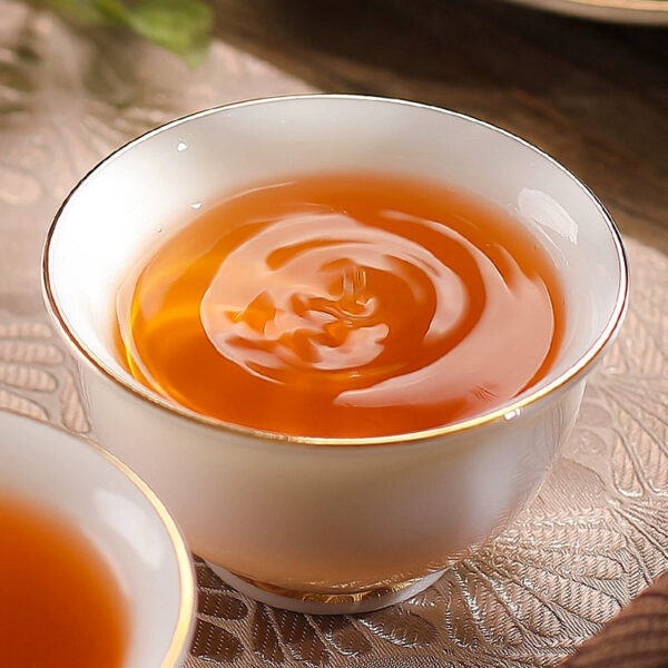 Zhongmin Hongtai New Tea Premium Luzhou Fragrant Jin Junmei Black Tea Leaf Ceramic Jar Gift Box for the Festival New Year's Goods Elders - Image 4