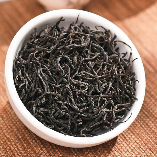 Zhongmin Hongtai black tea Zhengshan small species strong fragrance tea, flower and fruit honey fragrance Wuyishan new tea canned 500g gift - Image 3