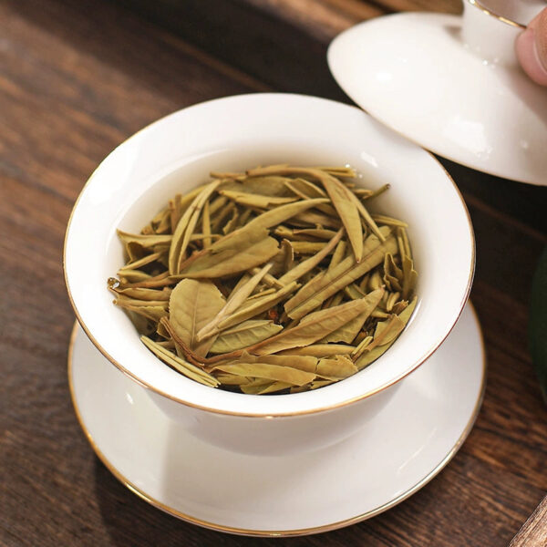 Zhongmin Hongtai Fujian White Tea Alpine Flower Fragrance Premium White Peony King New Tea Spring Tea Bag Loose Tea Drink by yourself - Image 4