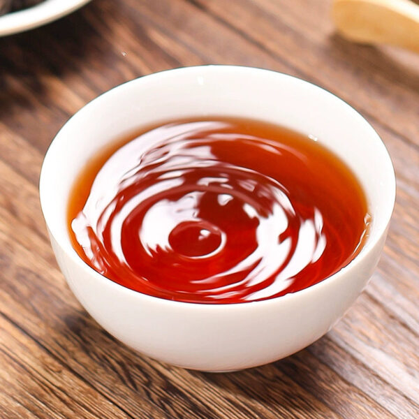 Yunnan Pu'er tea broken silver ripe tea leaves ancient trees glutinous rice fragrant tea fossils old tea head black tea gift box 500g - Image 3