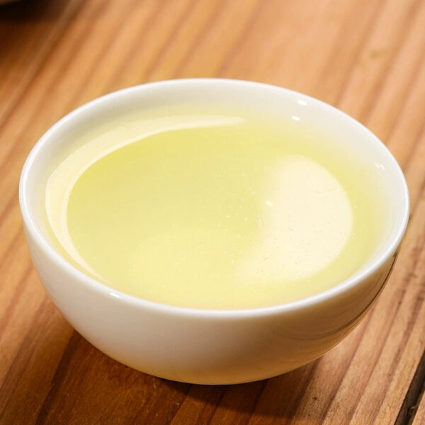 Zhongmin Hongtai New Tea, Mingqian Premium Maojian Green Tea, Strong Fragrance and Anti-foaming Alpine Cloud Bud New Year's Gift Tea Tasting - Image 4