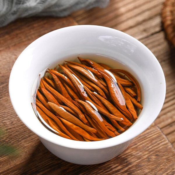 Zhongmin Hongtai Spring Tea Yunnan Dianhong Big Golden Needle Golden Silk Bud Fengqing Honey Fragrant Ancient Tree Black Tea Bag Drink it by yourself - Image 4