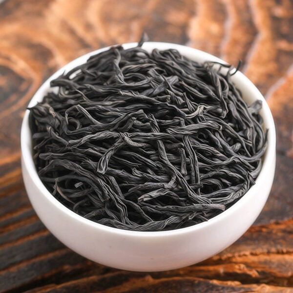 Zhongmin Hongtai Premium Zhengshan Small Species Fujian Black Tea Strong Fragrance Tea Annual New Tea Canned 500g Gift - Image 3