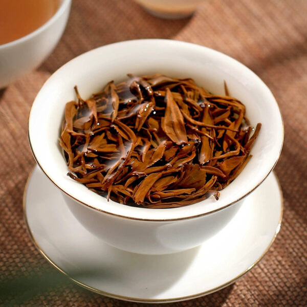 Zhongmin Hongtai Jin Junmei small black tea Wuyishan strong fragrance authentic flower and fruit honey yellow bud bag to drink by yourself - Image 4