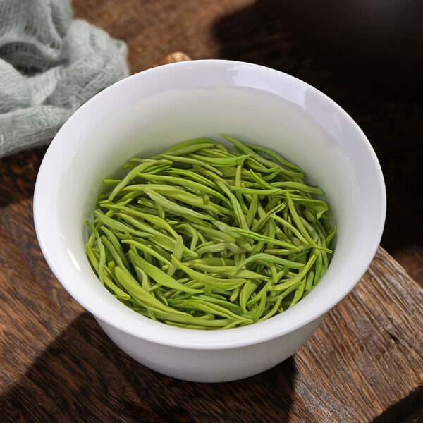 Zhongmin Hongtai New Bud Premium Green Tea Alpine Biluochun Luoxiang Resistant Foaming Please Fa Cai Gift Box 200g - Image 5