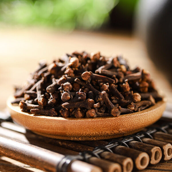 Ginger Amomum Clove Chinese Medicinal Materials Genuine Amomum Fruit Spice Dried Ginger Slices Wholesale Boiled Water Soaked in Water Replacement Tea - Image 3